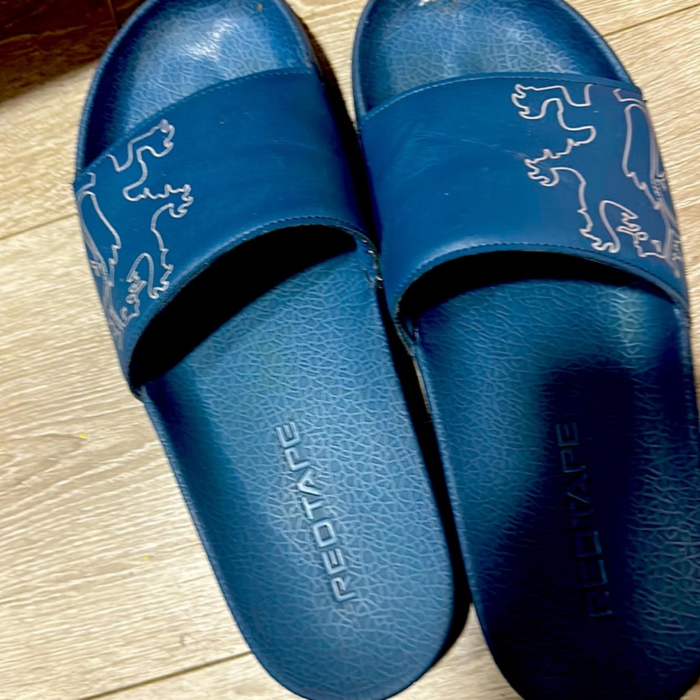 Redtape slipper